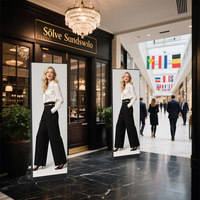 Écran publicitaire pliable RAYBO Affichage dynamique Nouveau design Écran publicitaire en aluminium moulé sous pression pour la promotion du centre commercial