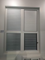 Fenêtres à persiennes ouvrables Fenêtre à persiennes en verre de haute qualité Fenêtres à persiennes en verre Upvc