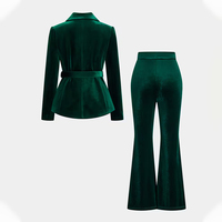 Ensemble de costume 2 pièces vert pour femme, blazer de bureau formel en velours sur mesure avec pantalon évasé à boutons et ceinture blanche