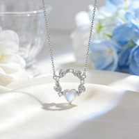Collier Opla simple et coloré en argent sterling S925 avec chaîne en mousse verte en forme de couronne de cœurs, collier en pierre naturelle pour usage quotidien