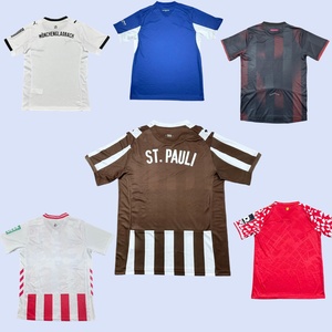 Maglia da Calcio Classica all'Ingrosso con Logo della Squadra Tedesca, Abbigliamento Sportivo Casual, Divisa da Calcio - Product Image 2