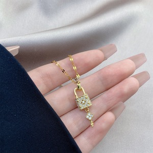 Colgante chapado en oro de moda, collar de llaves y cerraduras de diamantes delicados de acero inoxidable para mujeres y niñas, joyería, gran oferta - Product Image 3