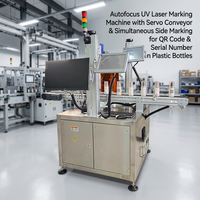 Nouvelle machine de marquage laser UV à autofocus avec convoyeur servo pour marquage simultané de codes QR latéraux et numéros de série sur bouteilles en plastique