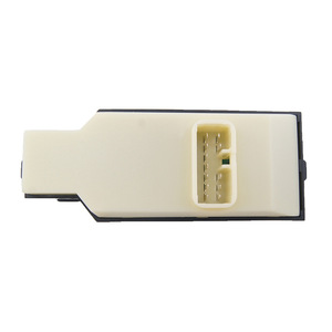 สวิตช์ควบคุมกระจกไฟฟ้าโตโยต้า ไดฮัทสุ 84820-B2320 12V ขึ้นลงอัตโนมัติสำหรับกระจกประตูรถยนต์ - Product Image 4