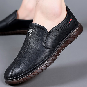 รองเท้าหนังลำลองผู้ชายแบบสวมสีดำ พื้นนุ่ม ระบายอากาศได้ดี สไตล์เกาหลี สำหรับใส่พักผ่อน - Product Image 1