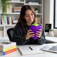 Nouveau jouet souple anti-stress en forme de raisin parfumé, simulation de fruit à remontée lente, cadeau pour enfants