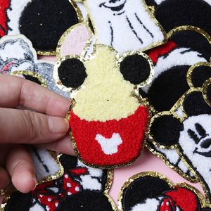 Patch en chenille thermocollant mignon en forme de souris de dessin animé, avec bordure brodée à paillettes dorées et nœud fantôme - Product Image 3