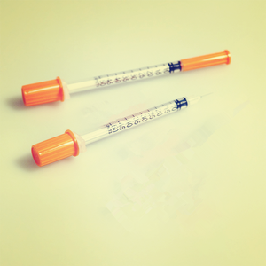 <span class=keywords><strong>Jeringa</strong></span> <span class=keywords><strong>de</strong></span> <span class=keywords><strong>Insulina</strong></span> <span class=keywords><strong>de</strong></span> <span class=keywords><strong>1</strong></span> <span class=keywords><strong>mL</strong></span> y 0.5 <span class=keywords><strong>mL</strong></span> con Fácil Operación, Hecha <span class=keywords><strong>de</strong></span> Materiales Hipoalergénicos, Apta para Animales - Product Image 2