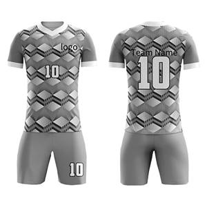 批发定制男子足球训练套件OEM Futbol服装，带定制足球队运动服，包括衬衫短裤套装 - Product Image 3