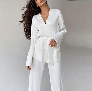 Ensemble de pyjama en satin de soie élégant pour femme, style robe longue à manches évasées et ceinture, coupe ample et jambe large, pour la détente, vente en gros en vrac, personnalisable - Product Image 4