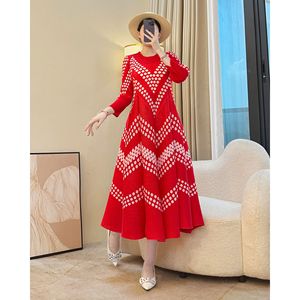 Abito plissettato estivo da donna Miyake 2026, elegante viola a pois, alla moda e versatile per signore - Product Image 2