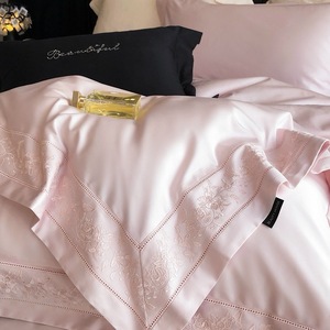 Parure de lit quatre pièces en coton longues fibres rose <span class=keywords><strong>clair</strong></span> de luxe, avec housse de couette, taie d'oreiller brodée et draps de couleur unie, ODM/OEM - Product Image 2