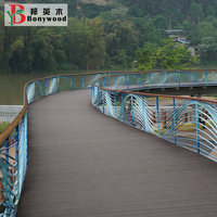 Plancher en bois de teck Bois Plastique Composite Pont en bois Plancher de jardin extérieur Gaufré 140x25mm Ventes Wpc Decking
