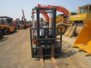 Lage Prijs Verkoop Gebruikt <span class=keywords><strong>Tcm</strong></span> 30 3 Ton Dieselmotor Heftruck 3-6Meter Japan Origin 1 Jaar Garantie Gebruikt 35 50 70 80 100 <span class=keywords><strong>150</strong></span> Op Voorraad - Product Image 3