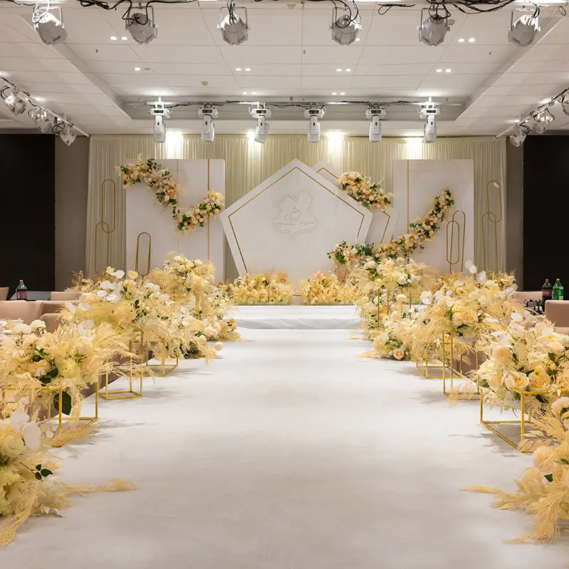 結婚式のシミュレーションフラワーアレンジメント背景装飾結婚式のシーンの装飾造花ステージウェルカムエリアフローラル
