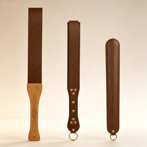 Pala de cuero con mango de madera, 3 tamaños, para dominación apasionada, uso adulto - Product Image 1