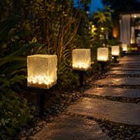 Lampu Dekoratif Lanskap LED Tenaga Surya Bahan ABS untuk Luar Ruangan Lampu Taman Efek Api Tahan Air Lampu Dekorasi Jalur Sensor Cahaya