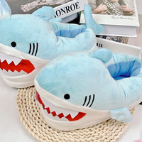 Pantoufles en velours en forme de requin de dessin animé - Cadeaux de bienvenue au design créatif pour une utilisation promotionnelle