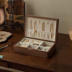 Caja de joyería de madera maciza con tapa abatible, bordado floral, estilo tradicional chino, forma rectangular - Product Image 2