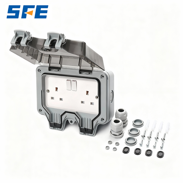 IP66 Two-position English Bakelite with Light 13A Waterproof Switch Socket Box Outdoor