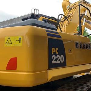 Excavadora Usada Komatsu PC220 de Marca Japonesa, Importada, de Alta Calidad, a la Venta a Bajo Precio - Product Image 3