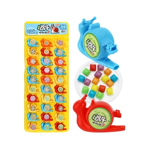 Bonbons en forme d'<span class=keywords><strong>escargot</strong></span> de dessin animé avec sifflet et mini <span class=keywords><strong>chewing</strong></span>-<span class=keywords><strong>gum</strong></span> dans un sachet - Product Image 1