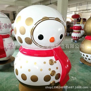 Grande sculpture de bonhomme de neige en résine, décoration de Nouvel An pour l'extérieur, design contemporain, durable - Product Image 4