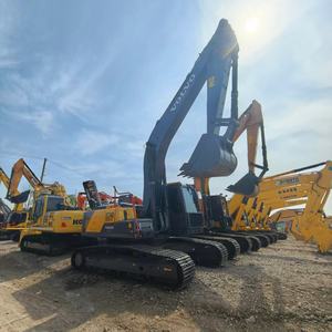 Excavadora Volvo EC240 de 24 toneladas de segunda mano, motor hidráulico de 110 kW de potencia, capacidad de cazo de 1.35 m, en oferta. - Product Image 2