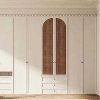Armoire de chambre personnalisée en bois avec rangement, dressing intégré avec bureau ou coiffeuse