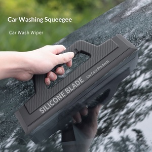 Escobilla Limpiaparabrisas para Auto con Diseño de <span class=keywords><strong>Silicona</strong></span> con Patrón de Fibra de Carbono para Drenar Agua y Aplicar Película Protectora, Suave con la Pintura del Auto - Product Image 1