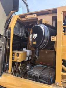 Excavadora de cadenas Caterpillar 330D usada, pocas horas de trabajo, 30 toneladas, excavadora de servicio pesado para movimiento de tierras y canteras - Product Image 3