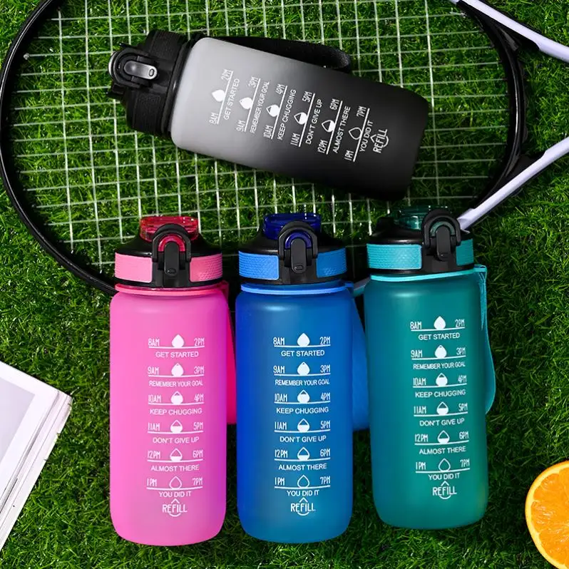 Custom Logo Insulated Straw botella de agua 600ml Plastic Motivational Water Bottles with Time Marker