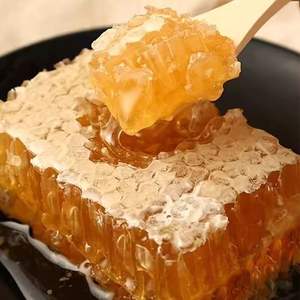 मधुमक्खी फार्म के 100% प्राकृतिक कच्चे जंगल का फूल मधुकंघी 100% शुद्ध शहद ग्रेड s 80% ब्रिक्स 0.5 किलोग्राम - Product Image 1