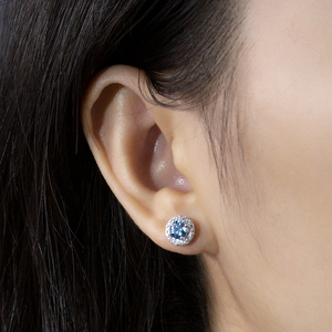 Pendientes de diamantes azules redondos de oro blanco de 9 quilates Messi Jewelry MSE-935 para mujer - Product Image 4