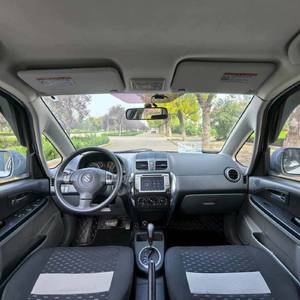 Berline d'occasion de qualité supérieure, bien entretenue, Suzuki Zenyu <span class=keywords><strong>2012</strong></span>, 1.6, transmission automatique, aucun accident majeur, peinture parfaite - Product Image 3