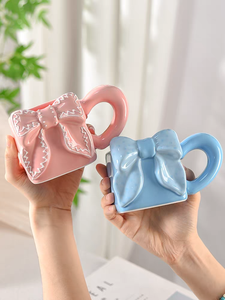 <span class=keywords><strong>Mug</strong></span> en céramique à nœud papillon carré en couleur pleine - Grande capacité Style mignon <span class=keywords><strong>Mug</strong></span> de rentrée scolaire avec motif de cœur pour la maison et l'usage quotidien - Product Image 6