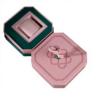 Caja de Cartón Corrugado Brillante de Doble Cara para Envíos Postales, Caja de Regalo Cosmética Festiva de Color para Ropa - Product Image 1