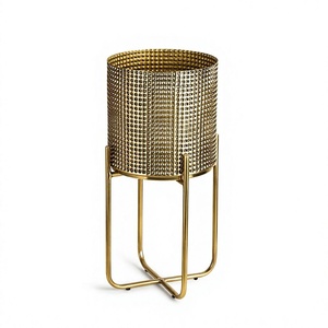 Jardinières en métal fabriquées à la main Design suspendu à la mode exclusif pour la maison et le jardin Élevez votre balcon et votre décor de salon - Product Image 6