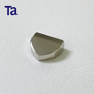 TANAI vente en gros 14mm en alliage de Zinc <span class=keywords><strong>fermeture</strong></span> à glissière bas s'arrête Nickel métal <span class=keywords><strong>fermeture</strong></span> à glissière curseur s'arrête <span class=keywords><strong>fermeture</strong></span> à glissière queue <span class=keywords><strong>Clip</strong></span> avec vis pour <span class=keywords><strong>sac</strong></span> à main - Product Image 1