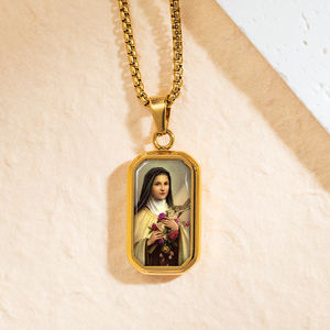 GIVELUCK ottagono rettangolo St. Therese di Lisieux ciondolo, cimelio di qualità in acciaio inox con Anti-graffio spazzolato indietro - Product Image 1