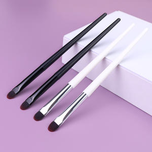 <span class=keywords><strong>Corrector</strong></span> en forma <span class=keywords><strong>de</strong></span> lengua, cabeza plana, cubiertas <span class=keywords><strong>de</strong></span> pelo sintético suave, manchas, ranura <span class=keywords><strong>de</strong></span> lágrima, Círculo <span class=keywords><strong>de</strong></span> ojo negro, Base delgada sin costuras, maquillaje para nariz - Product Image 3