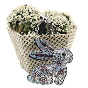Porte-clés Lapin Scintillant en Strass, Breloque de Sac Lapin en Cristal Bling avec Pompon, Joli <span class=keywords><strong>Anneau</strong></span> Porte-clés pour Femmes et Filles, Idéal Cadeau - Product Image 4