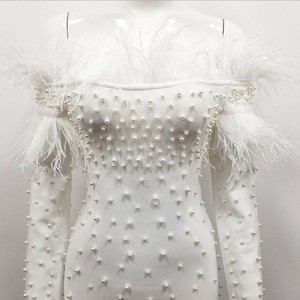 • Ultimo arrivo Off spalla piuma sottile chiodo perlina <span class=keywords><strong>abito</strong></span> da festa <span class=keywords><strong>bianco</strong></span> abiti a maniche lunghe abiti da sera - Product Image 6