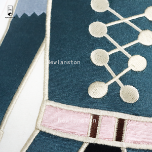 Usine personnalisée de haute qualité broderie rat <span class=keywords><strong>roi</strong></span> coussins de noël maison canapé décor vert <span class=keywords><strong>casse</strong></span>-<span class=keywords><strong>noisette</strong></span> oreillers pour noël - Product Image 5