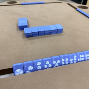 Table de Mahjong flottante en mousse EVA imperméable, <span class=keywords><strong>dominos</strong></span>, jeux de société, accessoires portables pour fêtes au bord de <span class=keywords><strong>la</strong></span> piscine, personnalisable. - Product Image 5