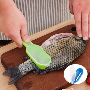 Removedor de Escamas de Pescado de Plástico Ecológico y Rápido - Herramienta para Mariscos de Diseño Seguro para Lavavajillas, para Raspar, Desescamar y Pelar - Product Image 3
