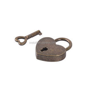 Candado de alta calidad grabado <span class=keywords><strong>Mini</strong></span> corazón de oro amor candado - Product Image 4