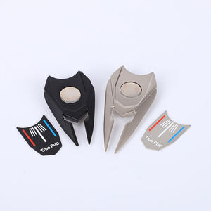 Outil de réparation de divots de golf True Putt en forme de bouclier |   Outil de réparation de marqueur de balle de golf Pitch Fork |   Lecteur vert métallique |   Réparateur de divots à 2 pointes - Product Image 6