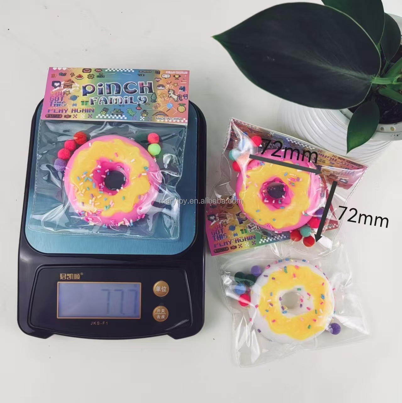 Fidget Donuts Squishy Toy Novelty Stress Relieve Squeeze Toys Doughnut Stretchy Toy for Kids