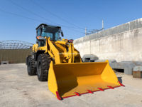 Chargement évalué en usine de la Chine 5ton 116kw chargeur frontal 3cbm chargeuse sur pneus diesel pour la reconstruction après l'inondation